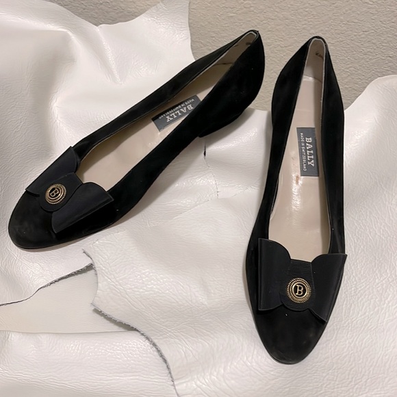 BALLY- NWOT - 8.5 - Gorgeous Black suede low heeled pumps w/grosgrain bows. - Picture 1 of 9